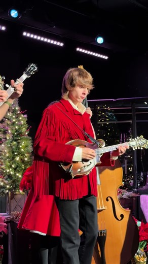 Young Bluegrass Musicians Shine with Wyatt Ellis