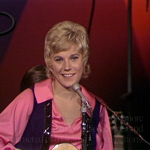 "Snowbird changed my life." The story behind Anne Murray's biggest hit song. Watch 'Anne Murray: Full Circle' now streaming free on CBC Gem: https://bit.ly/3yCjCQL | CBC Docs