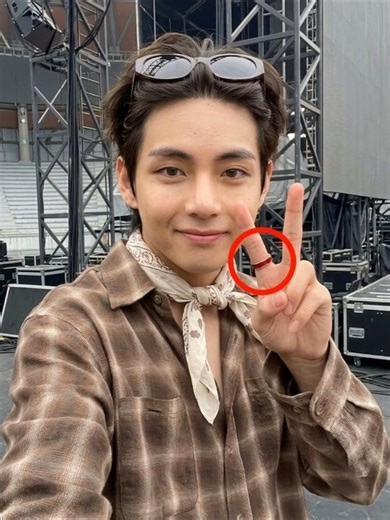 BTS Taehyung's $120 Vintage Red Ring 😱 BTS V Fashion Breakdown (Brand + Price) #bts #btsv #shorts