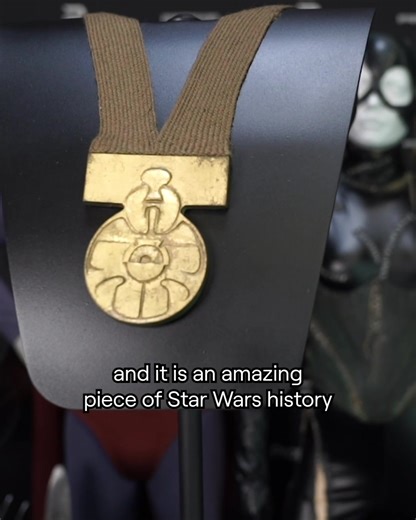 "Remember, the Force will be with you… always." ⭐🏅 One of the most iconic Star Wars artifacts in existence is coming up in our March Live Auction - the screen- and photo-matched Medal of Yavin awarded to Luke Skywalker (Mark Hamill) in the triumphant final scene of Star Wars: A New Hope (1977). 🏆 One of only two believed to have been made, this legendary medal, presented to Luke Skywalker (Mark Hamill) by Princess Leia (Carrie Fisher) in the Grand Temple on Yavin IV, marks the victory over the