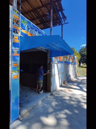 Publicidad Exterior: Innovación en Toldos y Anuncios