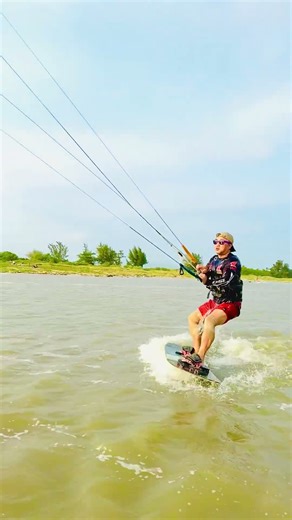 Where to learn kitesurfing in Ho Chi Minh city