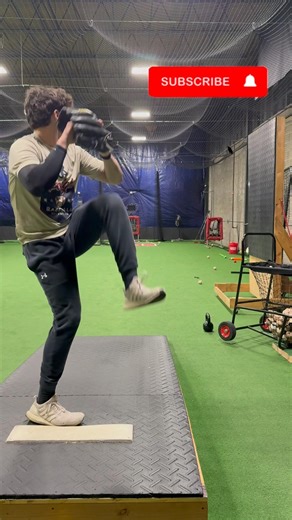 At full intent, movement is driven by feedforward motor patterns and reflexive stabilization