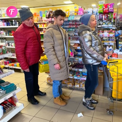Man cleverly confronts litterbug in public | Fabiosa Life Stories