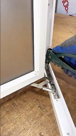 How to make aluminum window diy #aluminiumfabrication #aluminiumwindow #tools #diy #shorts