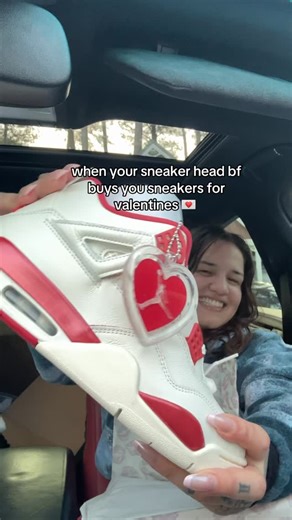 𝚔𝚊𝚜𝚜𝚊𝚗𝚍𝚛𝚊🌞✨ on Instagram: "he’s trying to convert me to a sneaker head 😮‍💨 valentines jordan 4’s #unboxing"