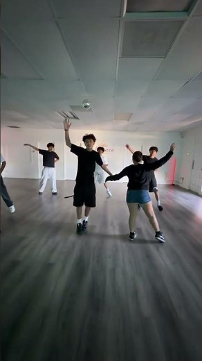 A Kali Uchis Waltz Dance Practice✨ quince magic in motion