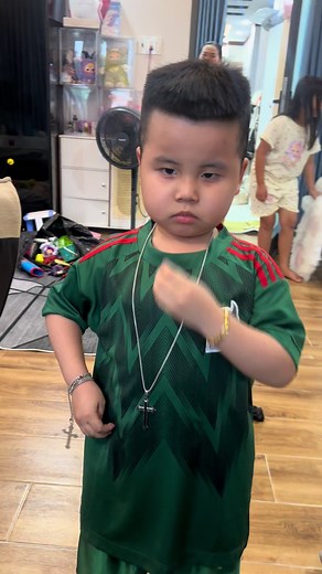 Câu Chuyện Hài Hước Về Bà Nội