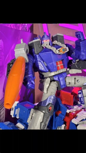 Galvatron Claims the Matrix ⚡ SS86 Galvatron vs Ultra Magnus 🎵 Pound Cake Lunch Break