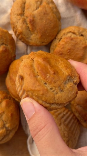 Le goûter tout doux pour toute la famille 😋 teste ces muffins healthy à la compote !