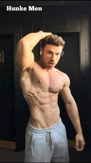 Fit guy#aesthetic#muscle#motivation#posing#abs#chest#biceps#model#body#hunk#gym#workout#back#bulge