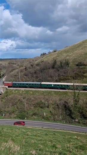 what amazing spot to go and see a steam train