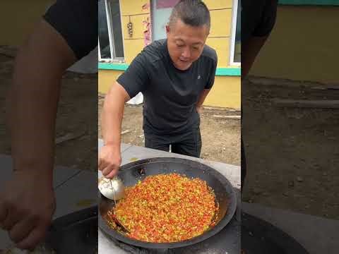 今天做个老式东北辣椒酱，那拌米饭拌面条都老香了，想学的后面有教程#各地的下饭酱都是什么味道 #温暖又治愈的乡村生活 #农村生活 #乡村味道 #新农人计划2025