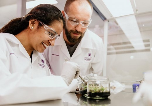 Study biotechnology at UQ to cultivate a cutting-edge career