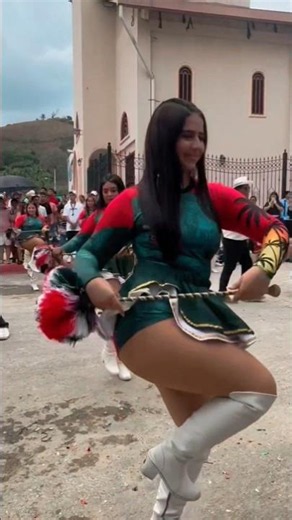 #dancecraze#dance#milindoecuador#carnival#bastoneras#cosplay#festival#dancetrend#humor#dancer