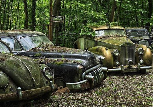 Car Cemetery Escape – Ainars Games