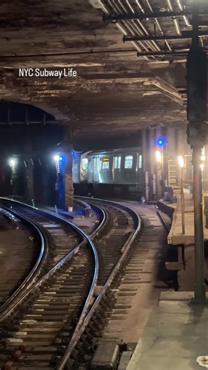 5.9K views · 636 reactions | R R160 Approaching DeKalb Av. #NYCSubway #NYC #MTA #NewYorkCitySubway #LIRR #SubwayTrain #NYCTransit You can now buy me a coffee: https://bmc.link/NYCSubwayLife | NYC Subway Life | Facebook