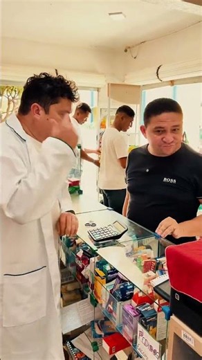#tadinho, pega logo um microfone 🤣🤣🤣 #humor #piadascurtas #comedia #feedshorts #memes