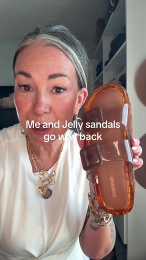Stylish Whiskey Jelly Sandals Perfect for Summer