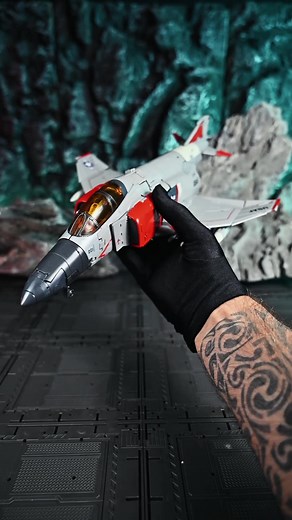 Transformers Blitzwing Transformation Showcase