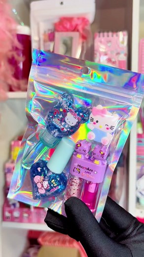 We love a cute gloss! #fyp #lipgloss