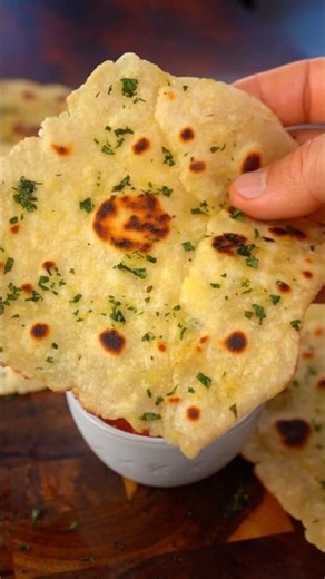 High Protein Garlic Naan Bread! Only 58 Calories!🧄🍞🔥#food #shorts #highproteinrecipes