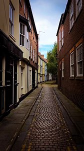 A stroll down Prince Street in Hull city centre feels like stepping back in time. Recorded on a warm September day, this gem boasts cobblestones, historic facades, and timeless charm. Whether you're a history lover or just enjoy scenic walks, it’s the perfect spot to soak in some of Hull’s heritage and history. #HullCityCentre #PrinceStreet #HistoricHull #ExploreHull #walking | To Hull and Back