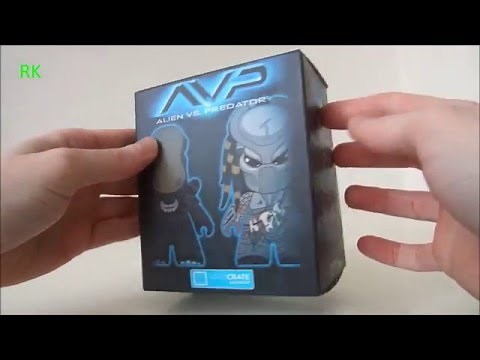 LOOT CRATE AVP Alien Vs Predator Titans Vinyl Figure Unboxing