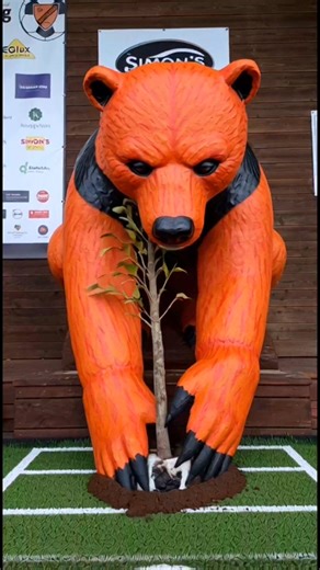 🌳 Bamplanzchallenge 🌳 Mir soen der Bech-Berbuerger Musek an der Gemeng Manternach Merci fir d'Nominatioun. Mir wëssen dass mir mat dësem ongewéinleche Bäitrag den Challenge wuel net gepackt hunn. Dofir offréiere mir awer all de Musikanten vun der BBM souwéi och dem Schäffen- a Gemengerot vun der Gemeng Manternach e Glühwäin op eisem Glüüühbär, deen de 5. Dezember an der Buvette statt fënnt! Mir si Berbuerg! | FC Berdenia Berbourg