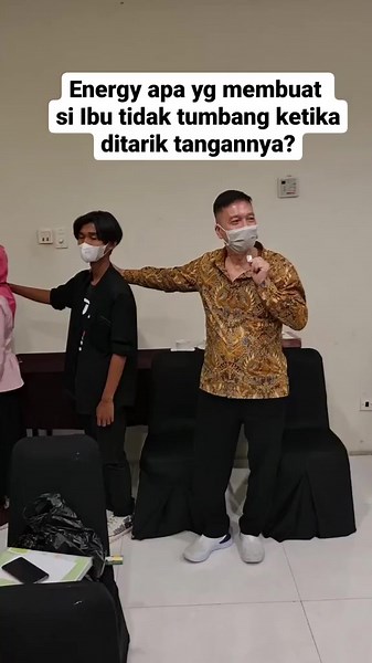 kok bisa si ibu tidak tumbang ketika ditarik tangannya ? produk viral dari KKl Indonesia EFFERCT SCALAR ENERGI. seorang peneliti dari Jerman andrija puharich menemukan bahwa skalar energi mampu meningkatkan daya tahan tubuh terhadap penyakit dengan menstimulasi kelenjar-kelenjar endoserin di dalam tubuh. peneliti lain Amerika Serikat dokter Glenn rein seorang ahli biofisik dari institut heart math dalam penelitian menemukan bahwa kemampuan sel-sel darah putih yang terekspos oleh skalar energi da