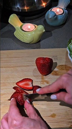 10-Minute Aesthetic Low-Carb Breakfast! 🍓🍳 (Easy & Delicious)