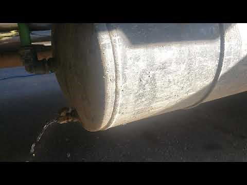 How to drain an air tank?