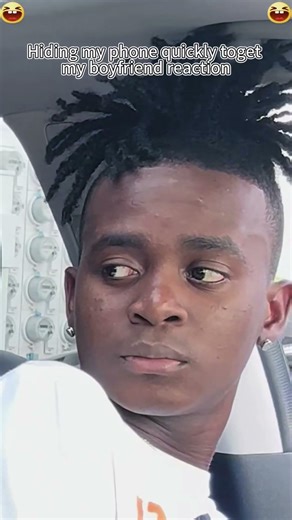 Hiding my phone quickly to get my boyfriend reaction 😂🤣🥰🤪#usa #funnytiktok #funnyvideos #prank