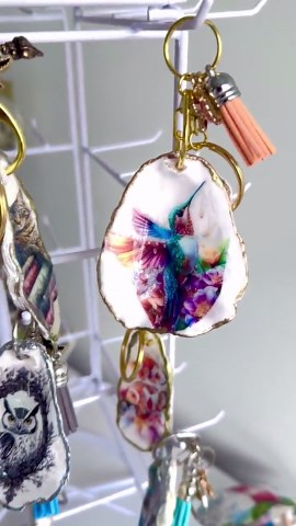 Red Cardinal, Keychains, Oyster, Shell, Ocean, Beach, Sea, Bird, Key Ring, Chain, Keys Holder, Gifts, Holiday, Christmas, Birthday - Etsy