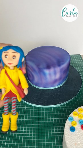 6.1K views · 165 reactions | Coraline Cake | Carla Cake Art | Facebook