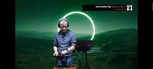 Haz escuchado el término "open format" en el ámbito DJ? Este video muestra algo de esto. Open format es el uso de todos los efectos y funcionalidades de los equipos electrónicos (DJ controller o tornamesas, mixer, otros) y habilidades del DJ, al hacer sus secuencias en varios estilos y épocas de música. Con esto se realiza una creación, que aporta sorpresa, imaginación, y valor agregado a la secuencia; ya que no es la típica mezcla de 2 temas que la gran mayoría de DJ realiza. Este video muestra