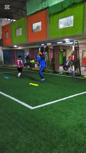 #تدريب_حراس_مرمي #برايفت🔥 طريقه الرجوع للخلف ⚽🧤❤️🔥 #مصنع_الحراس🧤