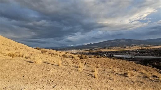 Today, I walked and hiked the northern part of Gypsum, Colorado. This will be the last week I explore and enjoy the town as I'm moving to Vail soon. Gypsum became my first home up here in the mountains, and I met a few new friends. This small town will absolutely be a memorable place in my life. I slightly rerouted a new trail to explore; it was windy but refreshing, releasing all the bad energies. ​The technical stats from my hike were: ​Distance: 3.87 mi ​Elevation Gain: 528 ft ​Moving Time: 1