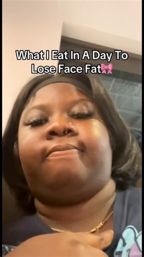 Eating a high protein diet is key to losing fat anywhere😩 You can’t spot reduce fat but you can eat Whole Foods that will contribute to the overall loss of it✨ I’ve been using macro pal to track my food to make sure I stay on track and to hit those goals😝 Code: JEWELS💓 Dm me ”COACH” to get started today😝 Total: 1755 calories, 143g protein | Perfect Melanin Skin.co