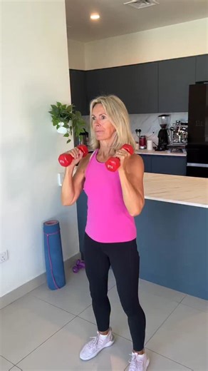 Petra Genco | All beginner ladies that want to tone up your arms, but don’t know what workout to do. Try this easy arm workout with light weights. Save... | Instagram