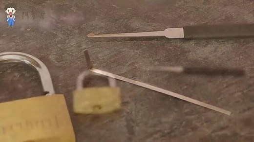 钥匙掉了怎么办教你用两个回形针就可以开锁！