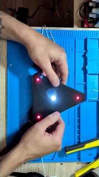 Make this UFO yourself with LEDs and a 3D printer!