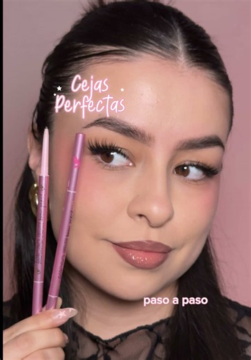 Porque unas cejas perfectas nunca pasan de moda. ✨ Con Micro Fine Brow Pencil logra cejas definidas en solo 4 pasos. Rápido, fácil y con resultados increíbles. 💖 #CejasPerfectas #MicroFineBrowPencil #Cejas #PinkUp #Tiktok