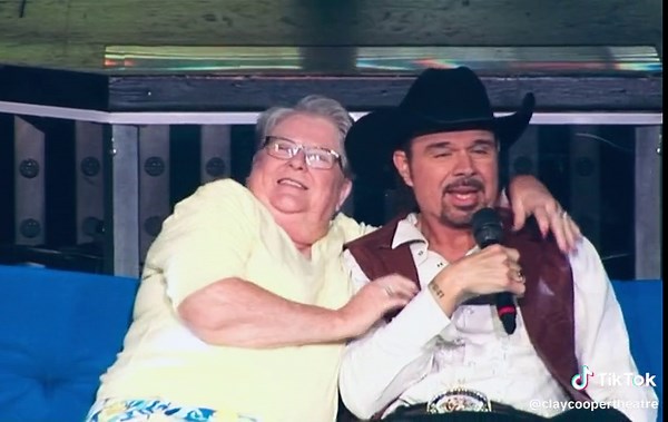 Express mail plus FREE shipping! 🤣😂😂 #ClayCoopersCountryExpress #ClayCooper #audienceengagement #audience #audienceparticipation #ClayCooperTheatre #Branson #BransonMO #BransonMissouri #BransonShows #liveentertainment #swingin #justaswingin claycoopertheatre.com