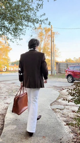 70s Fashion Inspiration: Styling Bell Bottoms Today