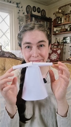 Mia Welander - fibre crafter, history nerd, larper 🏳️‍🌈 on Instagram: "Edit: To everyone suggesting that the scraps be used for pockets, I made a second video about this (the one where I'm holding up a triangle) ^^ I totally get the urge to want to make pockets, but I was apparently not clear about the size of these scraps :P Original text for this video: I'm extremely grateful to all the people out there, offering their knowledge to the world. If you don't already follow @handcraftedhistory I