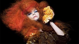 Volvió Bjork >> Crystalline