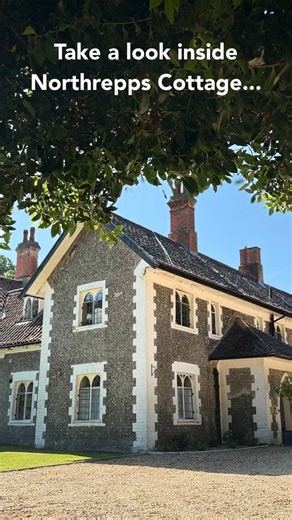 A little peek inside Northrepps Cottage! As the largest cottage at Forest Park, Northrepps sleeps up to 14 people across 7 beautiful bedrooms. Nestled in the heart of ancient woodland, it also comes with a games room, a hot tub, and plenty of space for making memories with family and friends. 🌲 Even though the park closes for the season on 15th January, our cottages and glamping cabins are still available to book, so you can enjoy a magical Forest Park holiday any time. https://www.holidaycotta
