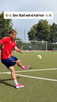 Nach jedem Tor wird der Ball härter aufgepumpt ⚽️💥 #fussball #fussballer #tore #challenge