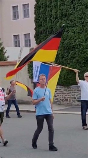 Heute 24 Menschen in Zschopau für den Frieden! 🕊 auf der Straße. Danke 🙏 👍🍀